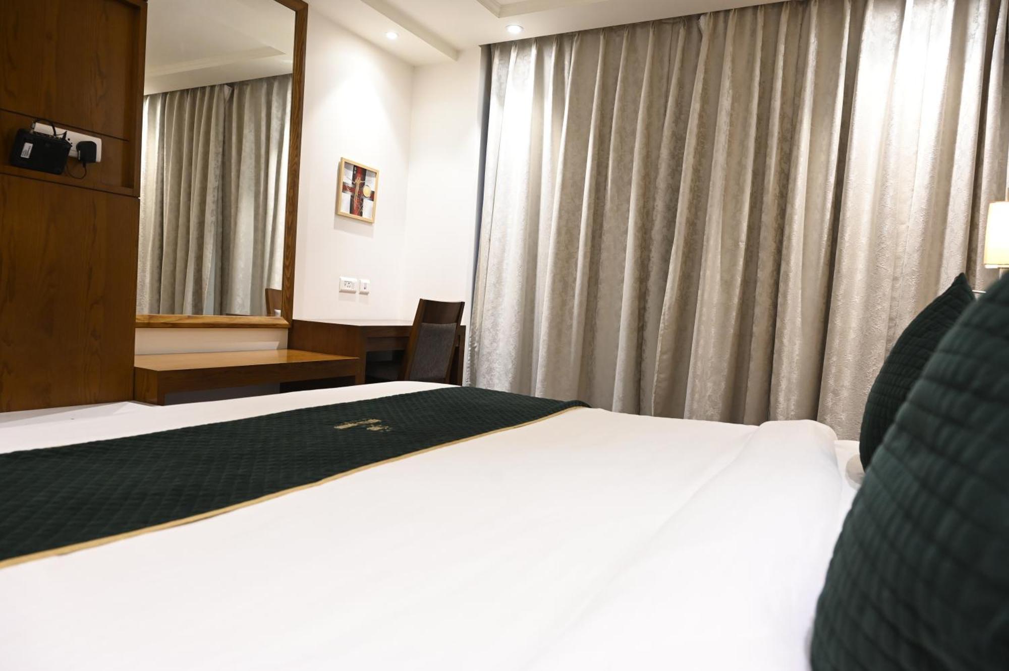 Hotel Rama Continental Allāhābād Junction Dış mekan fotoğraf